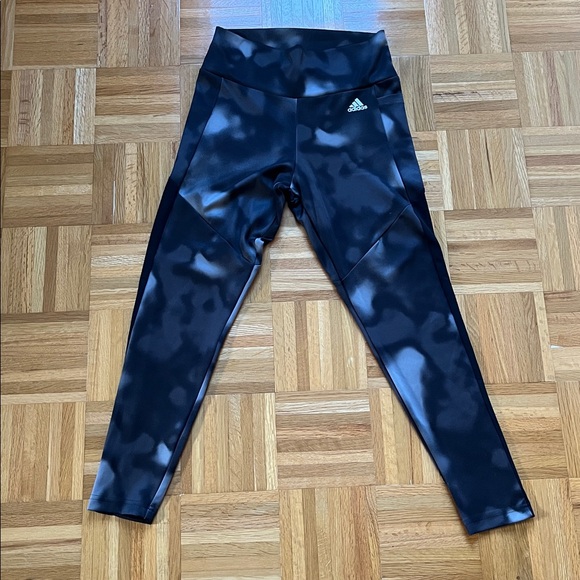 ADIDAS Designed to Move All Over Diffused Camo Print Athleisure/Workout Set M - Picture 5 of 9